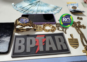 BPTAR : Conduziu suspeito de roubar 12 mil e objeto é casal por desacato