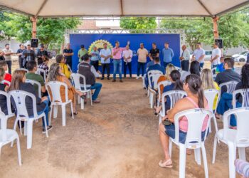 Prefeito assina Ordem de Serviço para construção de quadra sintética no Morar Melhor