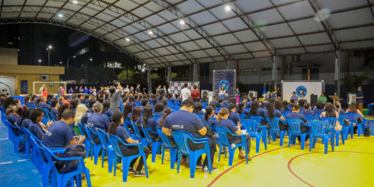 Com investimento de mais de R$ 400 mil, governo de RO entrega kits profissionais para concluintes de cursos do Vencer em Porto Velho