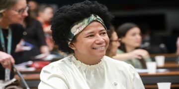 Vitória para a população: Sílvia Cristina celebra a regulamentação da Política Nacional do Câncer