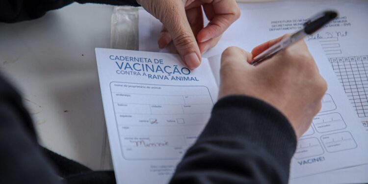 Vacinação antirrábica no Centro de Zoonoses passa a ser realizada apenas com agendamento