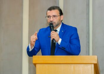 Deputado Ribeiro indica celebração de convênio entre Seduc e CMAEEA em Cacoal