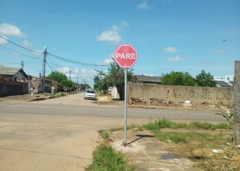 Prefeitura atende pedidos de moradores e sinaliza cruzamento no Conjunto Buritis, na zona Leste de Porto Velho