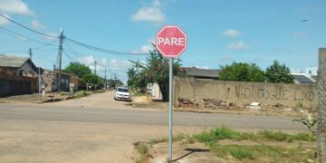 Prefeitura atende pedidos de moradores e sinaliza cruzamento no Conjunto Buritis, na zona Leste de Porto Velho