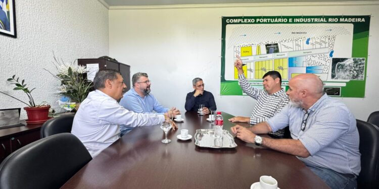 Abertura do Porto de Guajará-Mirim é tema de reunião estratégica para impulsionar economia local