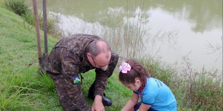 Polícia Militar Ambiental realiza plantio de mudas no Parque Ecológico de Vilhena