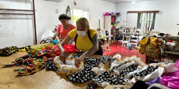 Fantasias e adereços da Corte do Rei Momo são confeccionados por artistas de Porto Velho