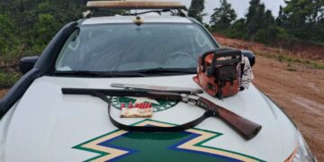 Batalhão Ambiental prende quatro suspeitos e apreende arma e motosserra em área de desmatamento da UHE Santo Antônio, em Porto Velho