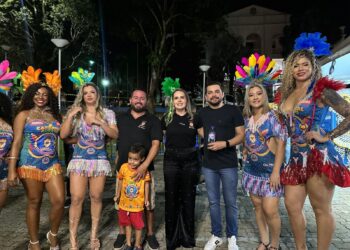 Banda do Vai Quem Quer ganha rótulo especial em garrafas de água mineral em 2025