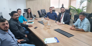 Deputado Jean Mendonça destina recursos para Primavera de Rondônia e fortalece parceria com o prefeito Lucas Nunes e vereadores