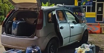 PRF apreende transporte ilegal de combustível em Rio Branco/AC