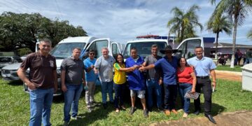 Dra. Taíssa entrega van odontológica e ambulância para Nova Mamoré