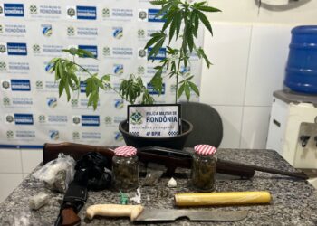 CACOAL: POLÍCIA MILITAR APREENDE DROGAS E ARMA DE FOGO