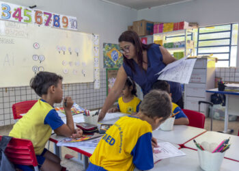 Cerimônia de abertura do ano letivo será na Escola Municipal de Educação Rio Madeira, na capital