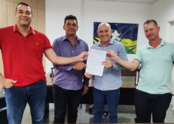 Deputado Ezequiel Neiva anuncia investimento em ambulância UTI para Colorado do Oeste