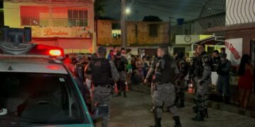 Urgente: homem é baleado com a filha de 5 anos no colo no bairro Alvorada; veja vídeo 