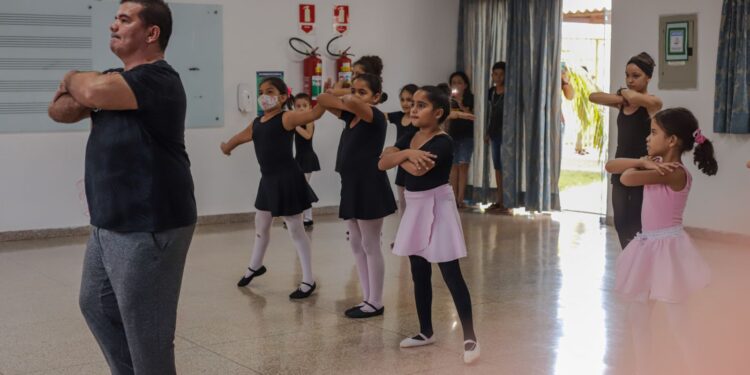 Inscrições para cursos de música e dança do Centro de Arte e Cultura LAIO podem ser feitas nesta sexta-feira (21)