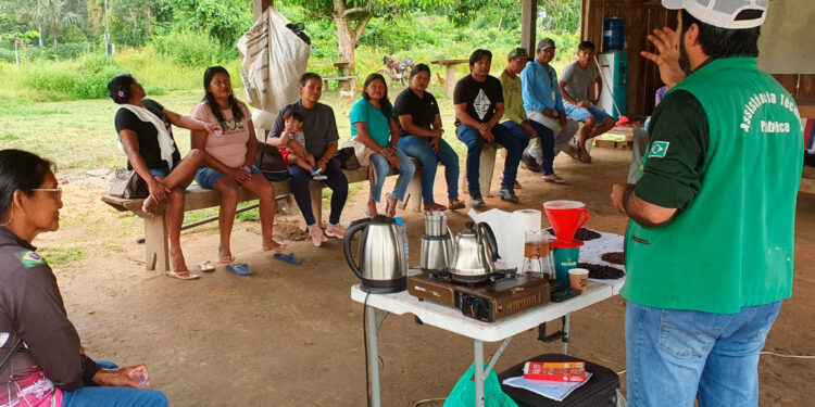 Mutirão nas comunidades São Luís e Serrinha fortalece agricultura familiar com Ater Indígena em Rondônia