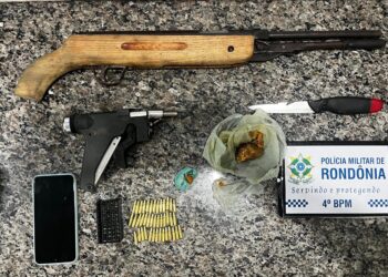 Polícia Militar fecha ponto de tráfico e apreende drogas e armas no bairro Liberdade em Cacoal