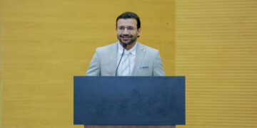 Deputado Ribeiro do Sinpol debate melhorias salariais para a classe médica em Rondônia