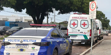 Homem é ferido a facadas pela esposa em residência na zona sul