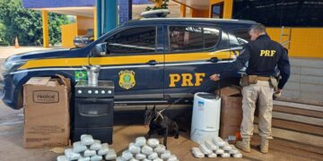 PRF apreende pasta base e maconha escondidas em eletrodomésticos em ônibus na BR-364