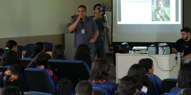 Semusa leva orientações sobre preservação dos recursos hídricos para estudantes em Porto Velho