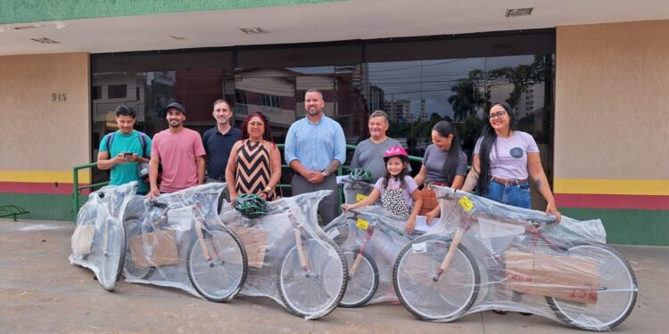 Campanha de volta às aulas do Detran-RO premia sorteados com entrega de bicicletas