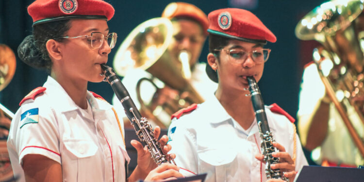 Projeto “Jovens que Brilham” abre inscrições para talentos de 15 a 29 anos nas categorias de canto, dança ou instrumental