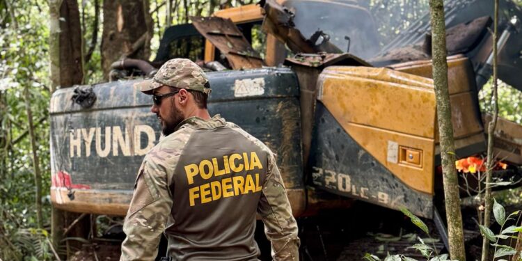 PF e IBAMA combatem o garimpo ilegal em terras indígenas na divisa entre Rondônia e Mato Grosso
