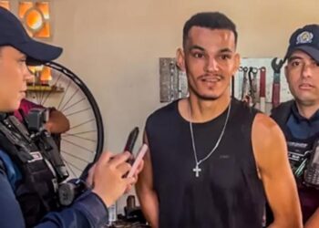 Homem tenta atropelar a ex e acaba contido por populares: “não sou bandido, sou corno ”