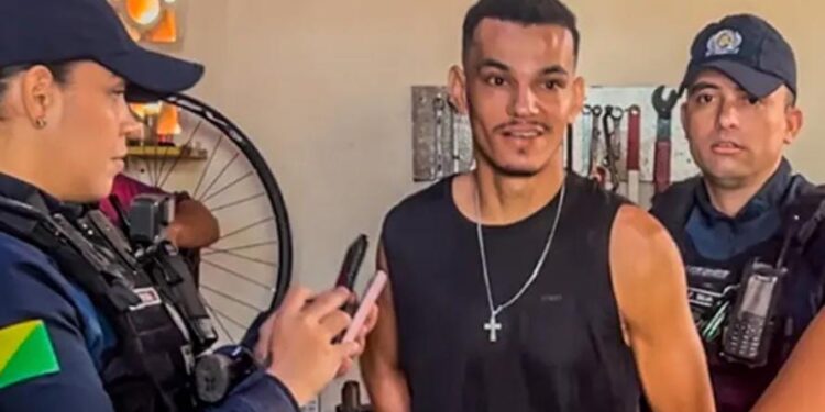Homem tenta atropelar a ex e acaba contido por populares: “não sou bandido, sou corno ”