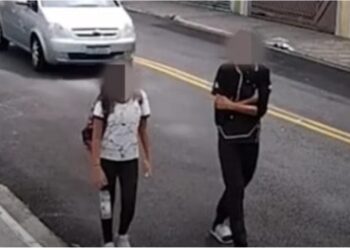 Homem atropela adolescente que teria brigado com seu filho em escola: “ele tem pai!”; veja vídeo