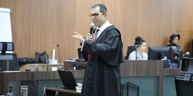 MPRO obtém condenação de dois réus por homicídio triplamente qualificado em Porto Velho