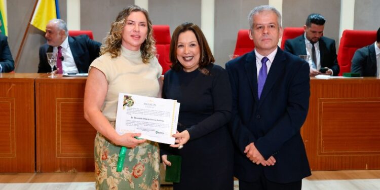 Ministério Público é homenageado com Comenda pelos 50 anos da Universidade da Amazônia
