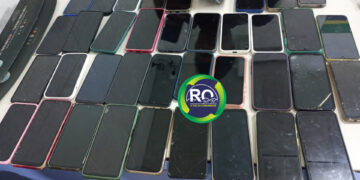 Mulher estava levando 38 celulares roubados em carnaval acabou conduzida a central de polícia