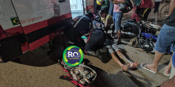 Motociclista quebrou o braço após colidir com carro – VÍDEO