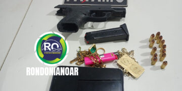 Dupla armada é presa em condomínio