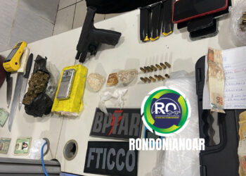 Família do crime é conduzida para central de polícia