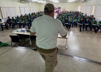 Palestra na Escola Padre Zenildo conscientiza sobre a importância do respeito aos recursos hídricos