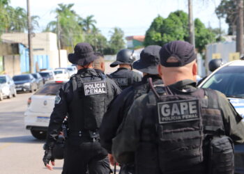 Governo de RO intensifica ações de segurança em bloco carnavalesco na zona Sul de Porto Velho, com operação de patrulhamento da Polícia Penal