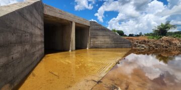 Substituição de ponte de madeira por galeria de concreto garante mais segurança e trafegabilidade na RO-135