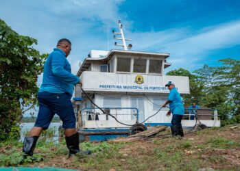 Prefeitura de Porto Velho disponibiliza Barco Saúde para atender Nazaré e outras comunidades atingidas pela cheia do Madeira