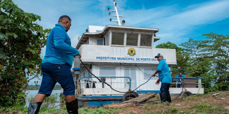 Prefeitura de Porto Velho disponibiliza Barco Saúde para atender Nazaré e outras comunidades atingidas pela cheia do Madeira