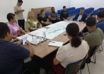 Prefeitura de Porto Velho atende moradores de Extrema para falar sobre a taxa de lixo