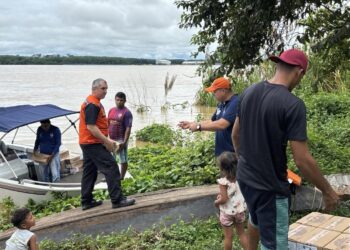 Defesa Civil leva hipoclorito de sódio para comunidades ribeirinhas