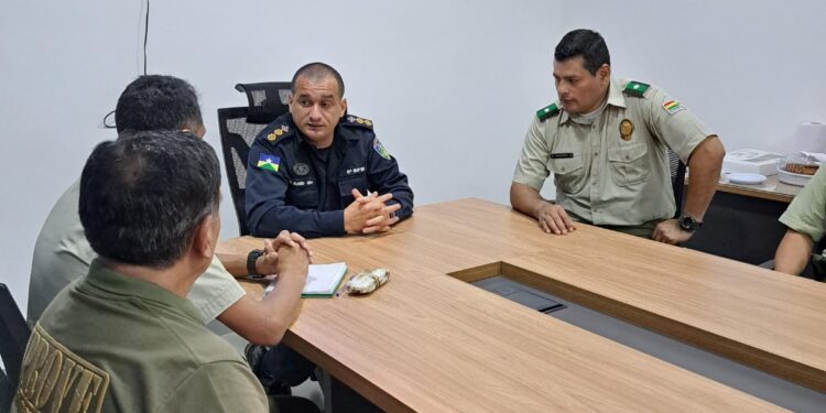 GUAJARÁ-MIRIM – POLÍCIA MILITAR RECEBE COMITIVA DA POLÍCIA BOLIVIANA