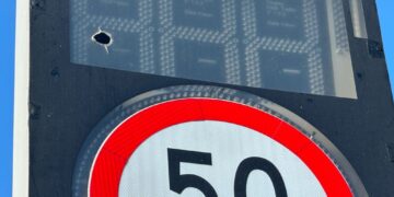 Radares de controle de velocidade são alvejados com diversos disparos na BR-364