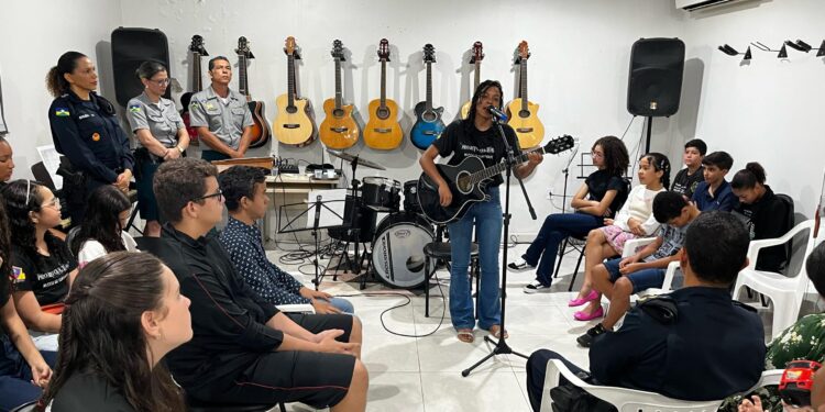 4º Batalhão: Aula inaugural do projeto “Música na Comunidade” emociona público na Base do Teixeirão em Cacoal