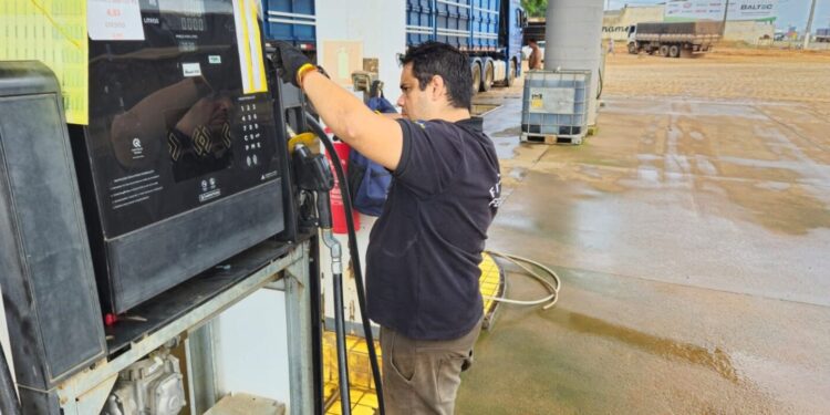 Ação de fiscalização em postos de combustíveis de Ariquemes assegura conformidade e direitos do consumidor
